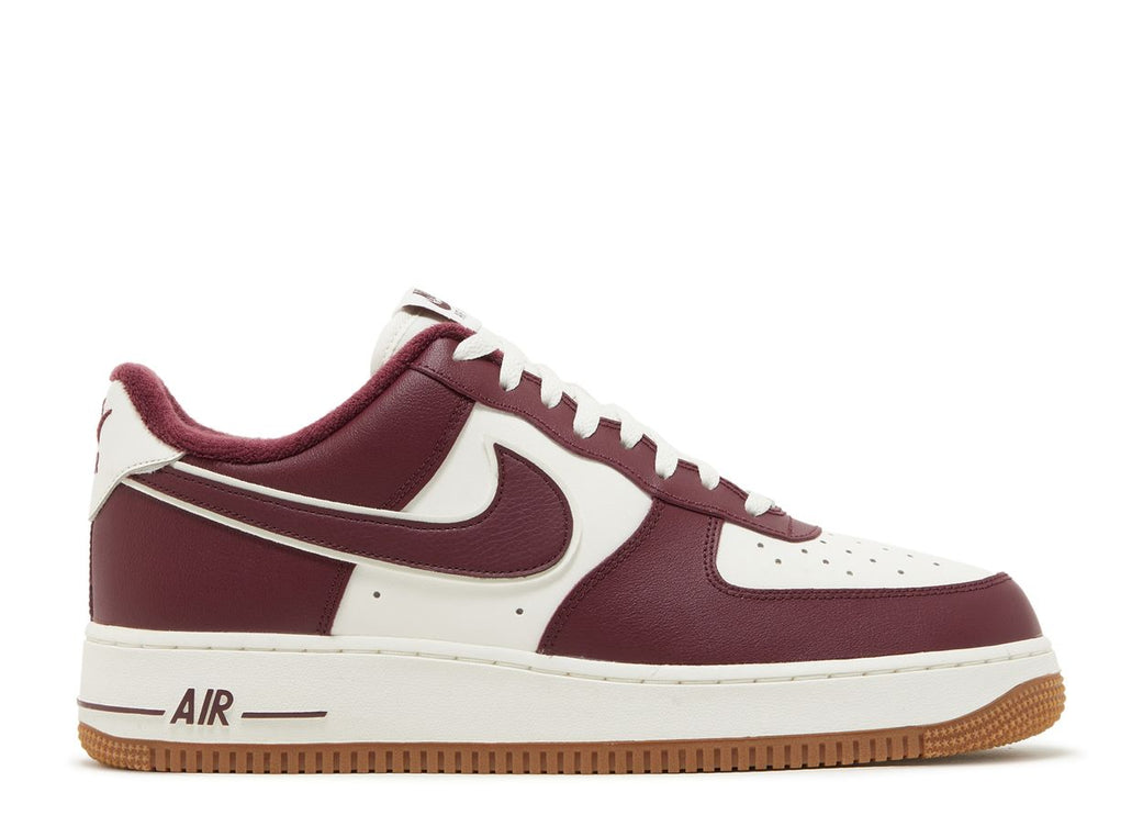 NIKE AIR FORCE 1 '07 LV8 'COLLEGE PACK - NIGHT MAROON'