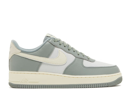 NIKE AIR FORCE 1 LOW '07 LX 'MICA GREEN'